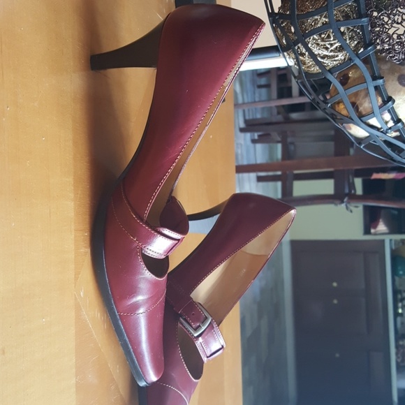 Shoes - Picture 2 of 2